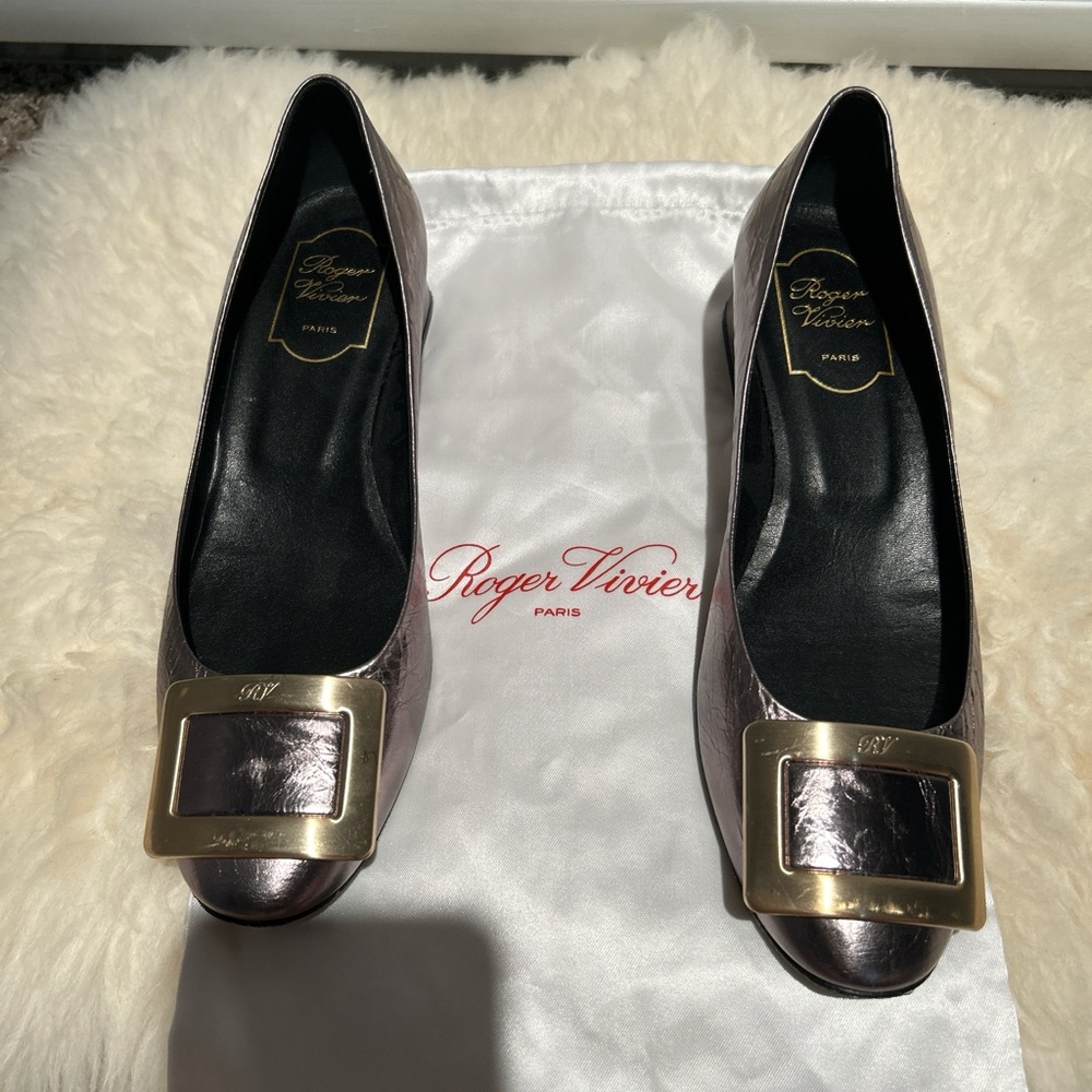 NEW Roger Vivier Buckle Pumps (size 38) - Picture 2 of 10